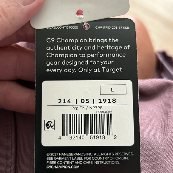 NWT Champion sports bra with crisscross back, medium Support - Picture 6 of 7